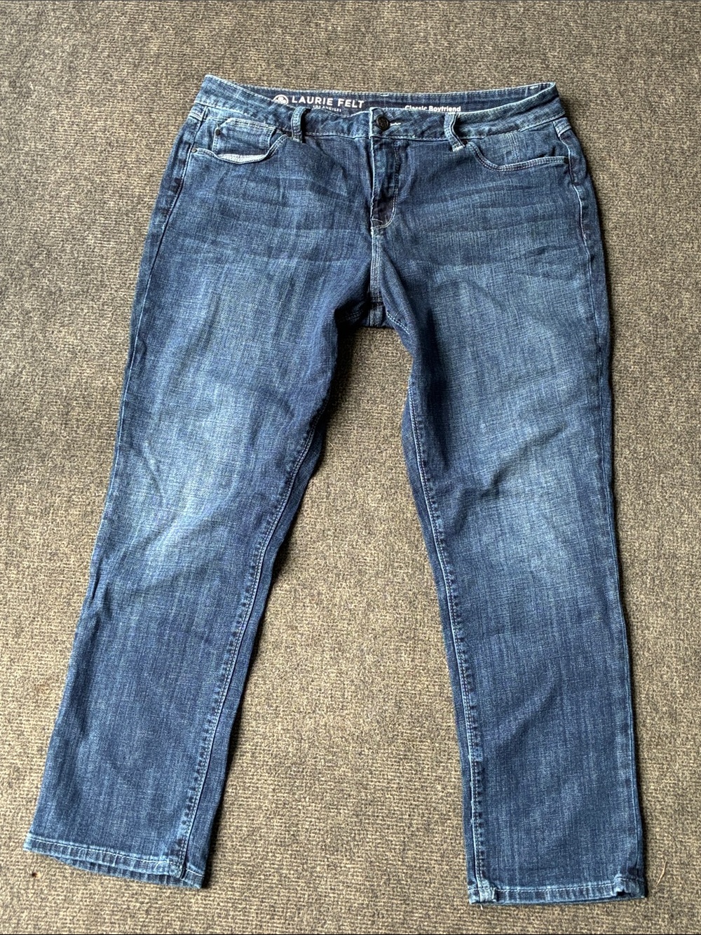 Laurie Felt Classic Boyfriend jeans in a medium wash with rolled cuffs 14P - Picture 2 of 6